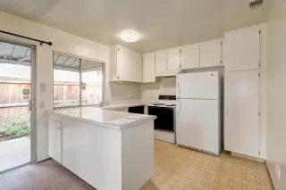 Photo #4: 20044598 Listing