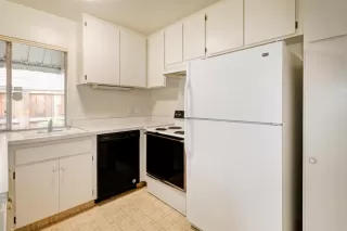 Photo #5: 20044598 Listing