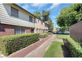 Photo #2: 20044616 Listing 