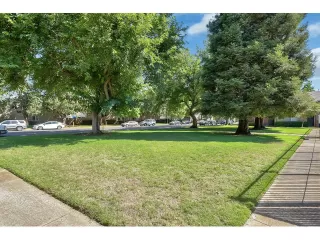 Photo #3: 20044616 Listing 