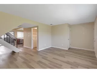 Photo #5: 20044616 Listing 