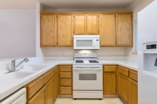 Photo #2: 20044627 Listing