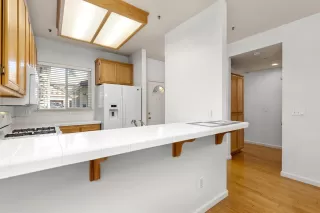 Photo #6: 20044627 Listing