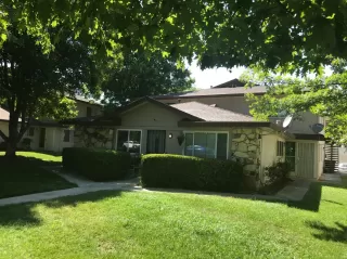 Photo #1: 20044756 Listing 