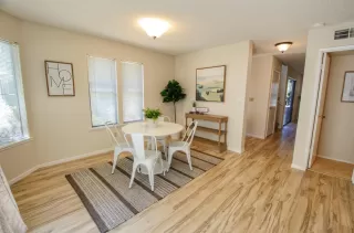 Photo #6: 20044898 Listing