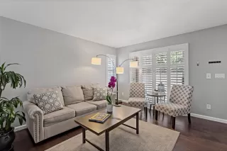 Photo #6: 20044968 Listing