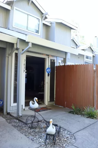 Photo #3: 20045275 Listing 