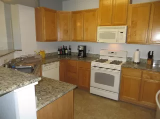 Photo #5: 20045305 Listing