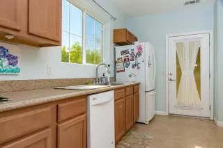 Photo #2: 20045310 Listing 