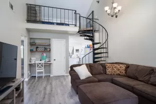 Photo #5: 20045394 Listing