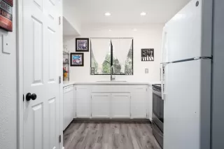 Photo #6: 20045394 Listing