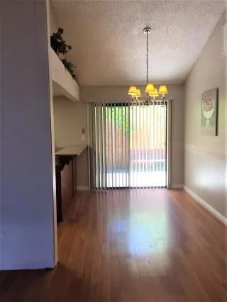 Photo #3: 20045511 Listing