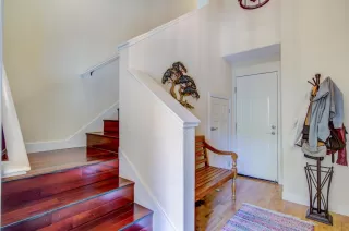 Photo #1: 20045588 Listing