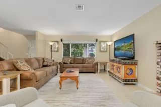 Photo #2: 20045634 Listing