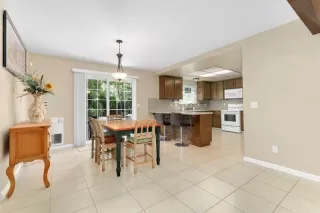 Photo #4: 20045634 Listing