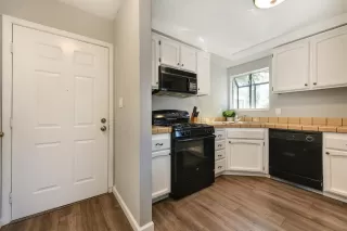 Photo #2: 20046195 Listing 