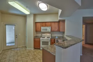 Photo #4: 20046209 Listing 