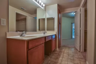 Photo #6: 20046209 Listing 