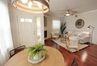 Photo #2: 20046392 Listing