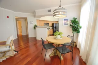 Photo #5: 20046392 Listing