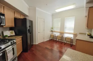 Photo #6: 20046392 Listing