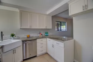 Photo #2: 20046416 Listing 