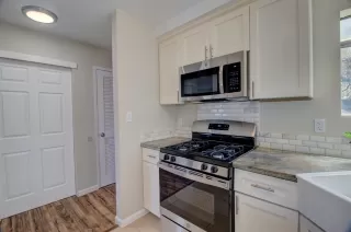 Photo #3: 20046416 Listing 