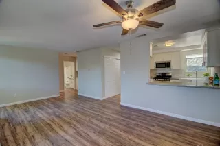 Photo #4: 20046416 Listing 