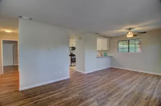 Photo #5: 20046416 Listing 