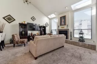 Photo #4: 20046432 Listing 