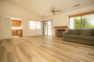 Photo #4: 20046608 Listing