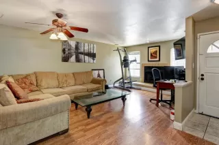 Photo #2: 20046724 Listing 