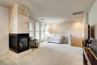 Photo #1: 20046819 Listing