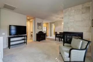 Photo #2: 20046819 Listing