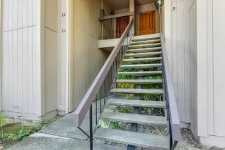 Photo #2: 20047468 Listing