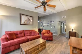 Photo #5: 20047468 Listing
