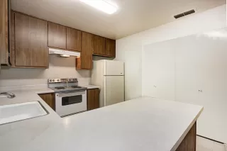 Photo #5: 20047591 Listing