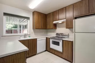 Photo #6: 20047591 Listing