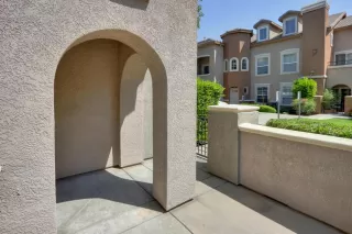 Photo #3: 20047596 Listing