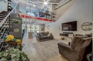 Photo #2: 20047735 Listing 