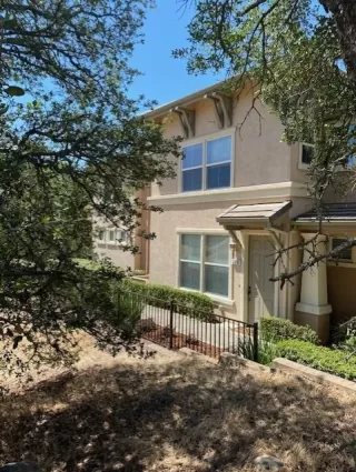 Photo #2: 20047862 Listing