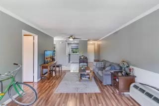 Photo #4: 20047911 Listing