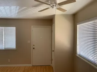 Photo #5: 20048039 Listing