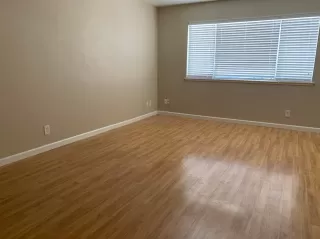 Photo #6: 20048039 Listing