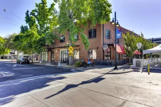 Photo #1: 20048081 Listing