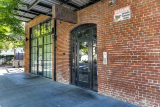 Photo #2: 20048081 Listing