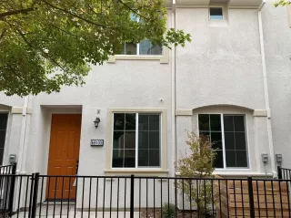 Photo #1: 20048203 Listing 