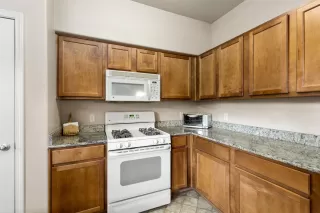 Photo #1: 20048526 Listing 