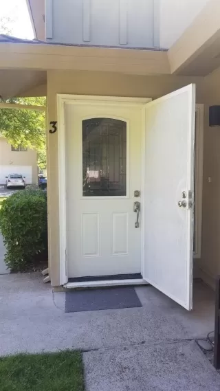 Photo #1: 20048809 Listing 