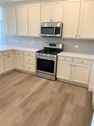 Photo #1: 20049018 Listing 